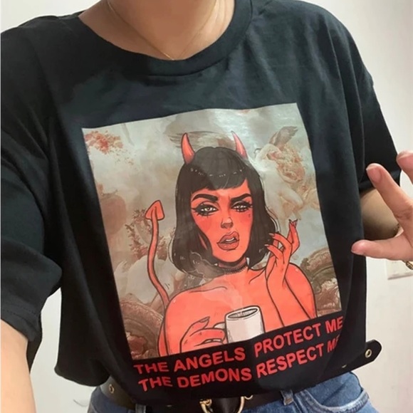 Black ‘the angels protect me the demons respect me’ tee - Picture 2 of 4